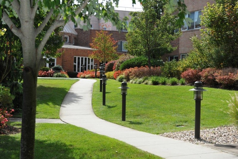 GURWIN JEWISH NURSING AND REHABILITATION CENTER nursing home in COMMACK, NY - Photo 5 of 10