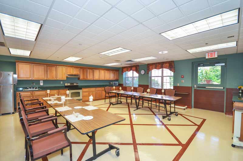 SMITHTOWN CENTER FOR REHABILITATION & NURSING CARE nursing home in SMITHTOWN, NY - Photo 3 of 10