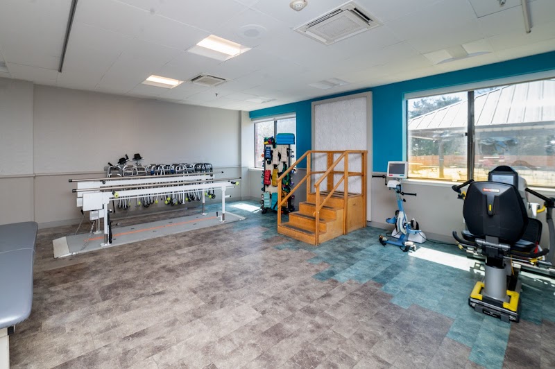 LUXOR NURSING AND REHABILITATION AT SAYVILLE nursing home in SAYVILLE, NY - Photo 4 of 5