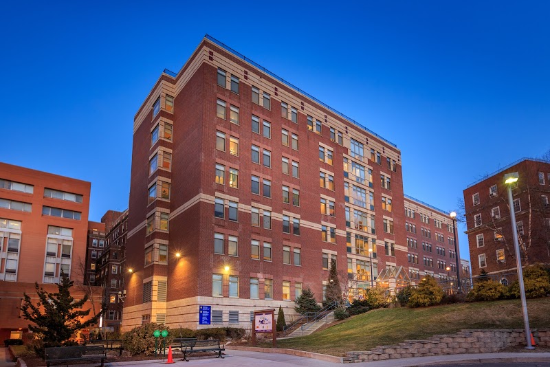 BRONX GARDENS REHABILITATION AND NURSING CENTER nursing home in BRONX, NY - Photo 3 of 10