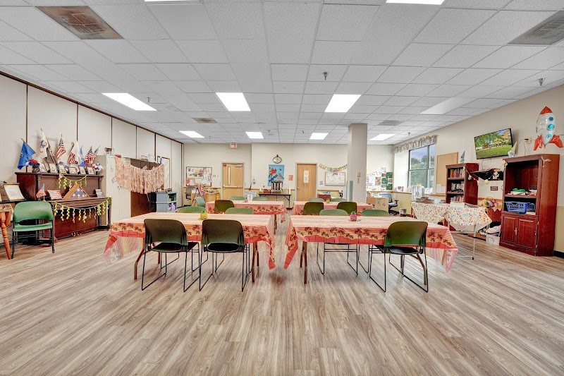 ONEIDA CENTER FOR REHABILITATION AND NURSING nursing home in UTICA, NY - Photo 3 of 5