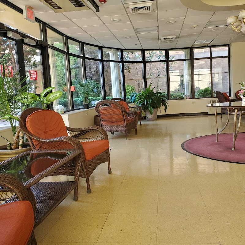 TOWNHOUSE CENTER FOR REHABILITATION & NURSING nursing home in UNIONDALE, NY - Photo 4 of 5