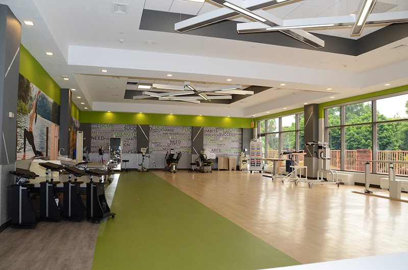 THE GROVE AT VALHALLA REHAB AND NURSING CENTER nursing home in VALHALLA, NY - Photo 2 of 5