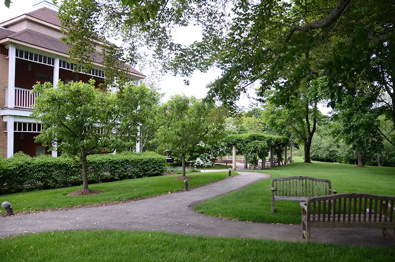 THE GROVE AT VALHALLA REHAB AND NURSING CENTER nursing home in VALHALLA, NY - Photo 4 of 5