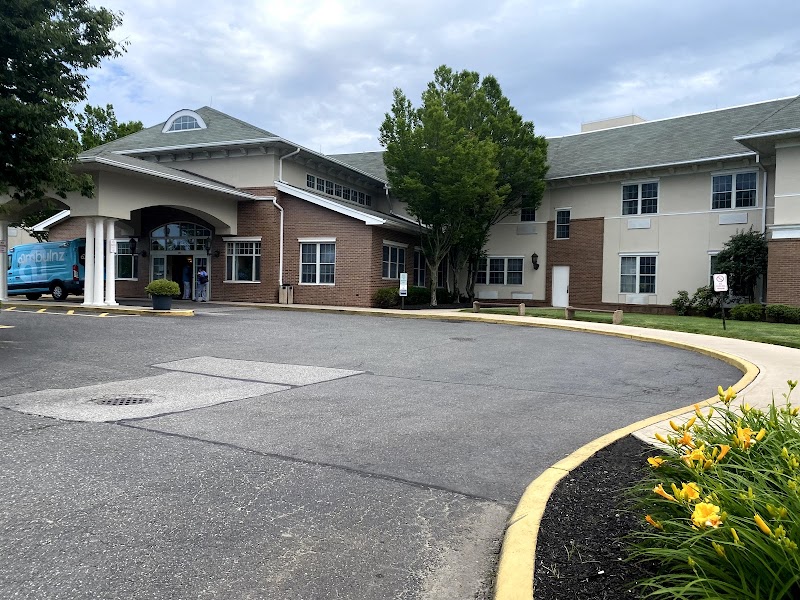HUNTINGTON HILLS CTR FOR HEALTH AND REHABILITATION nursing home in MELVILLE, NY - Photo 2 of 10