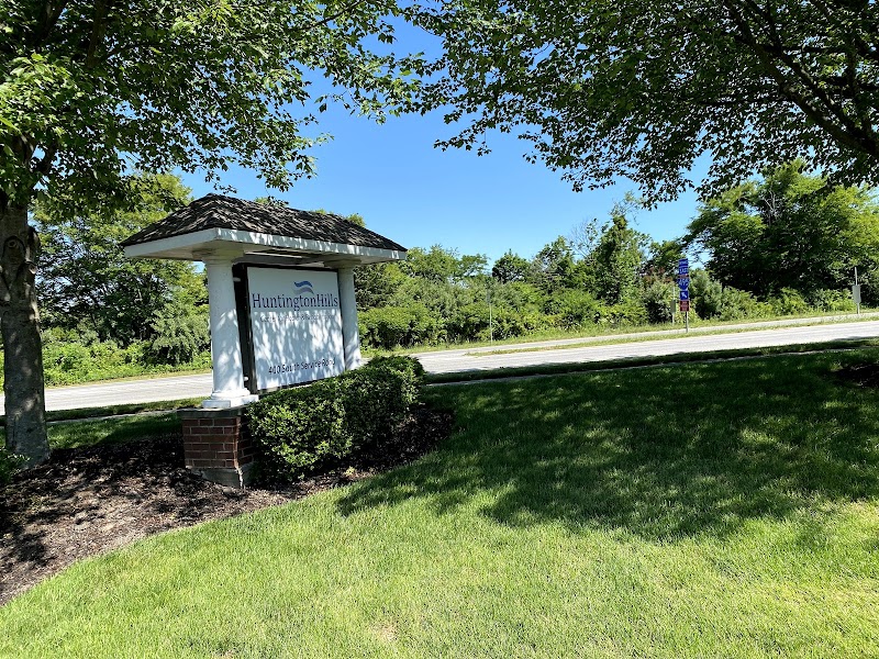 HUNTINGTON HILLS CTR FOR HEALTH AND REHABILITATION nursing home in MELVILLE, NY - Photo 3 of 10