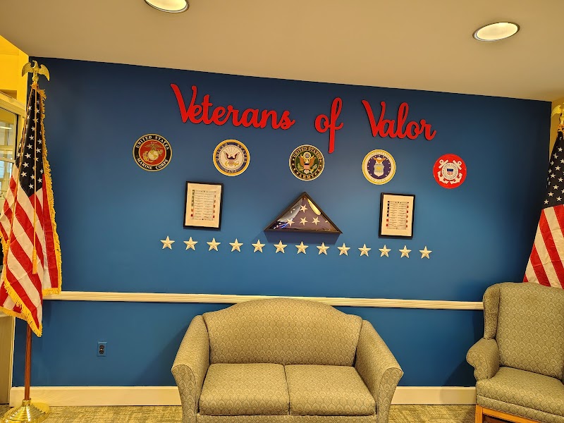 HUNTINGTON HILLS CTR FOR HEALTH AND REHABILITATION nursing home in MELVILLE, NY - Photo 4 of 10