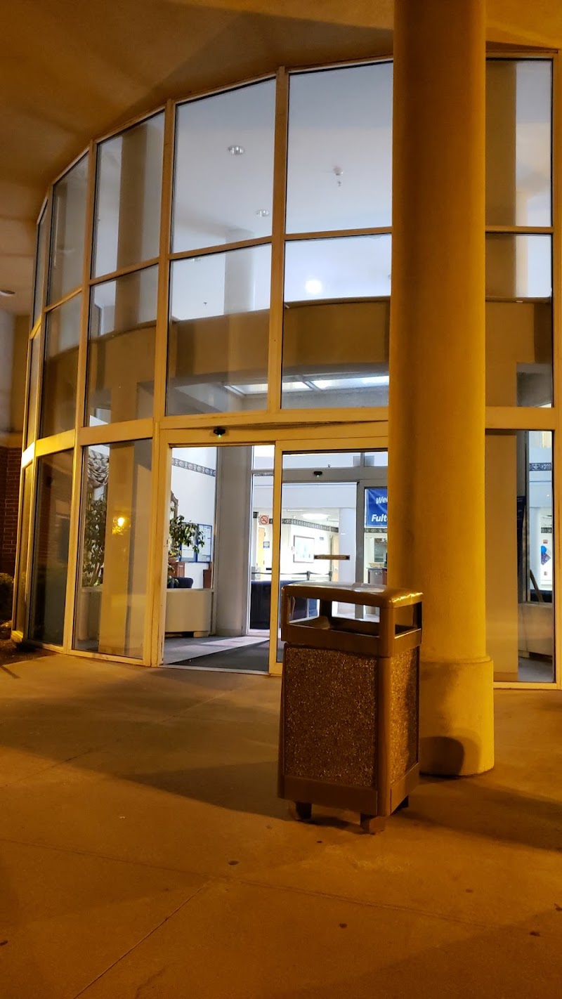 FULTON COMMONS CARE CENTER INC nursing home in EAST MEADOW, NY - Photo 3 of 5