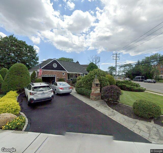 FULTON COMMONS CARE CENTER INC nursing home in EAST MEADOW, NY - Photo 5 of 5