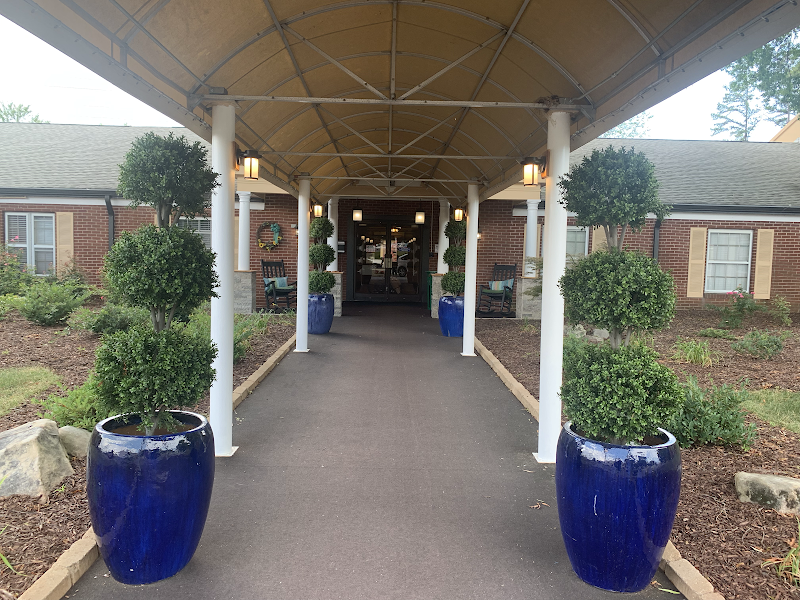 Silas Creek Rehabilitation Center nursing home in Winston Salem, NC - Photo 4 of 10