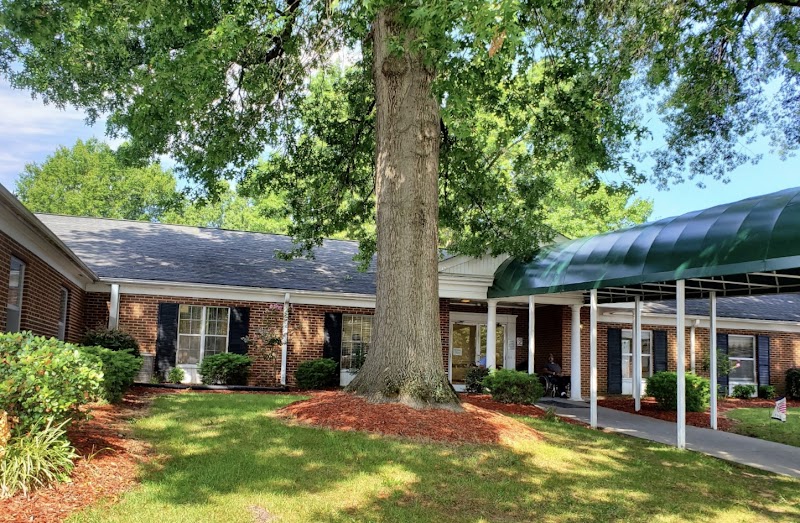 Linden Place Center for Nursing and Rehabilitation nursing home in Greensboro, NC - Photo 5 of 5