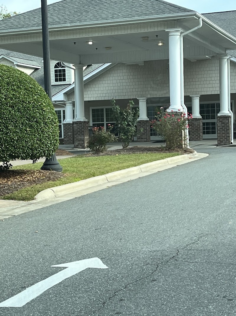 Trinity Glen nursing home in Winston-Salem, NC - Photo 2 of 8