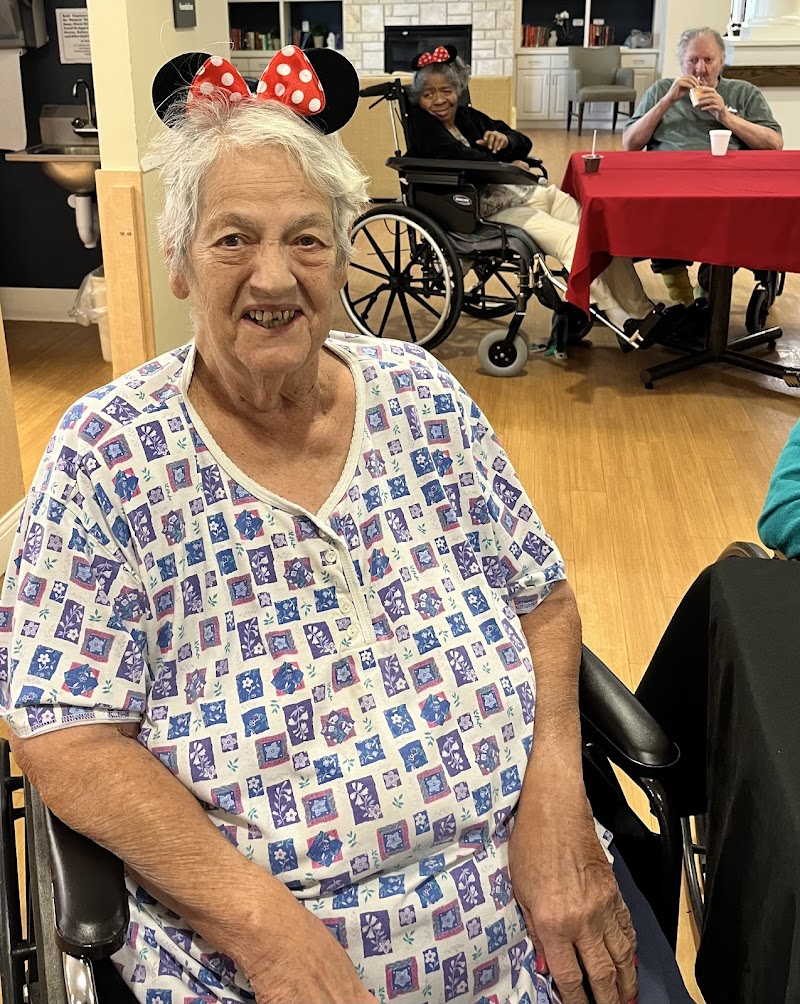 Trinity Glen nursing home in Winston-Salem, NC - Photo 4 of 8