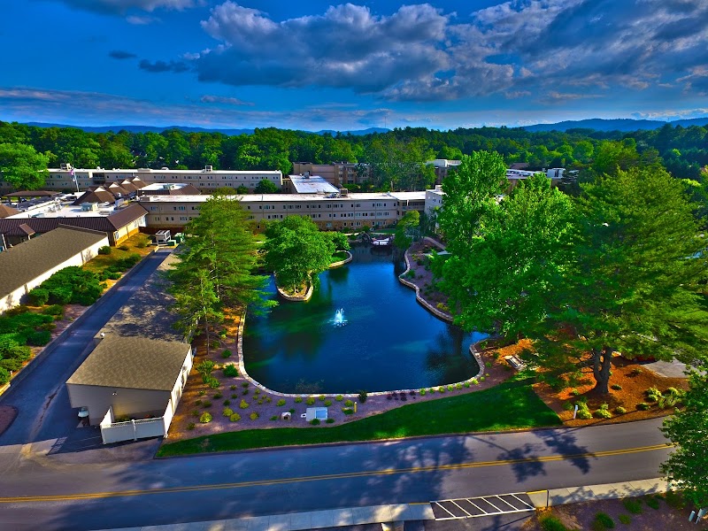 Carolina Village Inc nursing home in Hendersonville, NC - Photo 4 of 10
