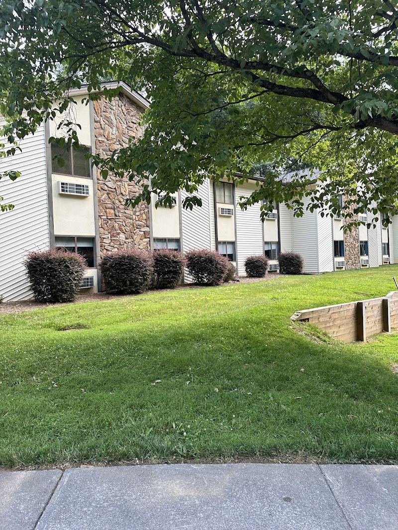 Mill Creek Center for Nursing and Rehabilitation nursing home in Winston-Salem, NC - Photo 2 of 5