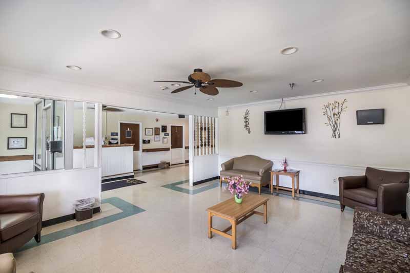 Kenansville Rehabilitation and Healthcare Center nursing home in Kenansville, NC - Photo 3 of 5