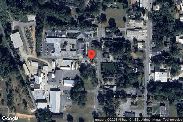 White Oak Manor-Shelby nursing home in Shelby, NC - Photo 1 of 4