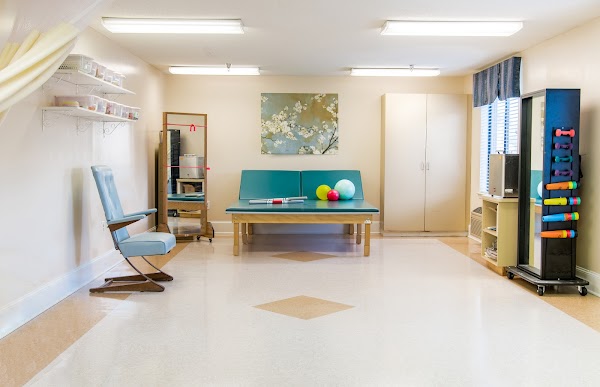 Five Oaks Rehabilitation and Care Center nursing home in Concord, NC - Photo 1 of 5