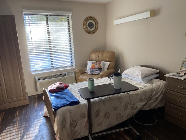 Warren Hills Nursing Center nursing home in Warrenton, NC - Photo 1 of 9