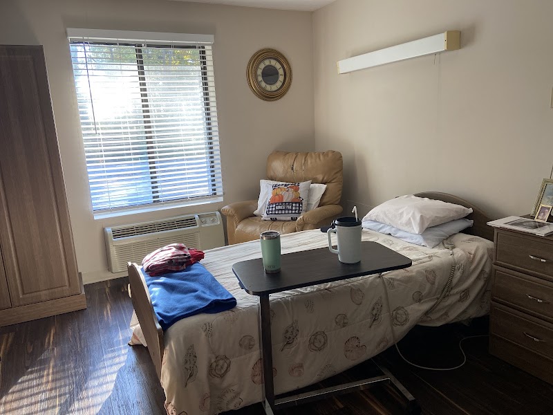 Warren Hills Nursing Center nursing home in Warrenton, NC - Photo 2 of 9