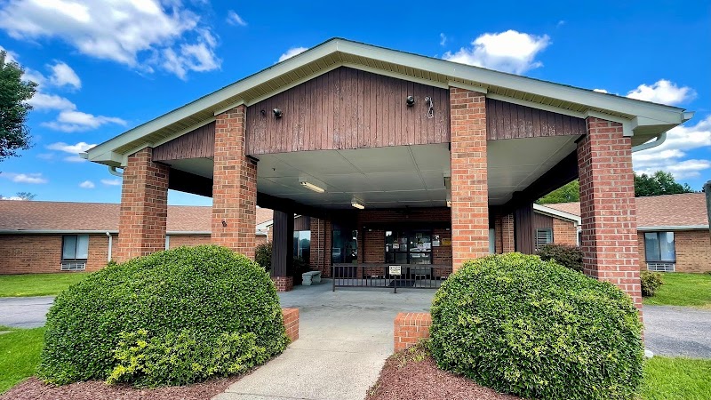 Warren Hills Nursing Center nursing home in Warrenton, NC - Photo 5 of 9