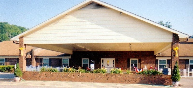 Macon Valley Nursing and Rehabilitation Center nursing home in Franklin, NC - Photo 2 of 3