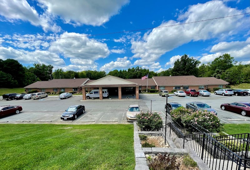 Roxboro Healthcare & Rehab Center nursing home in Roxboro, NC - Photo 2 of 5