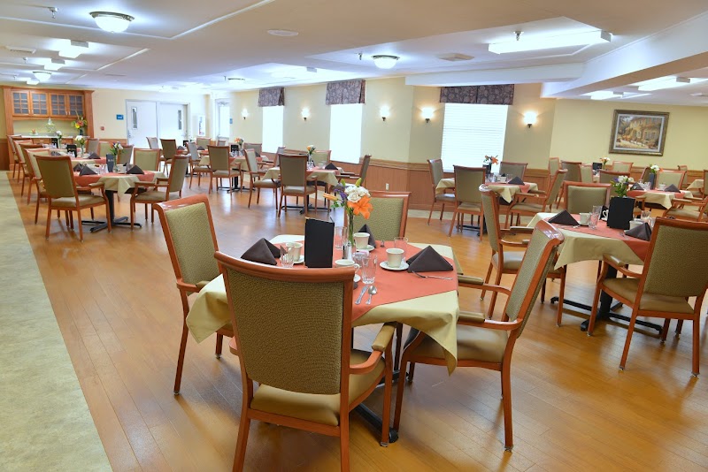 The Laurels of Hendersonville nursing home in Hendersonville, NC - Photo 2 of 5