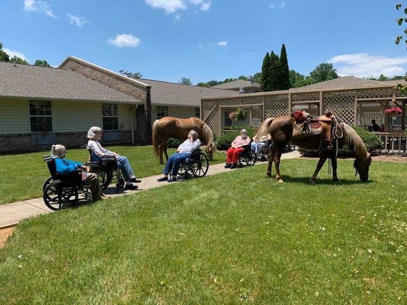 The Laurels of Hendersonville nursing home in Hendersonville, NC - Photo 5 of 5