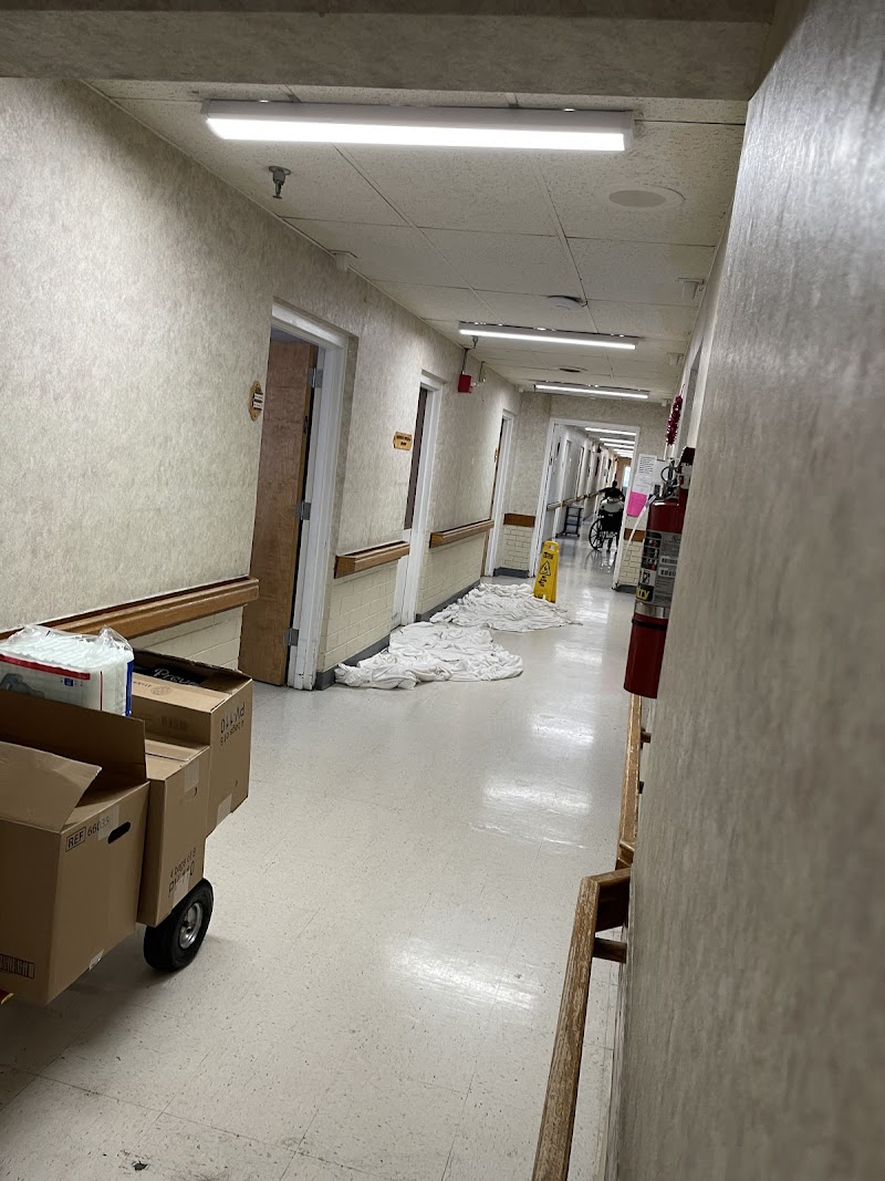 Camellia Gardens Center for Nursing and Rehab nursing home in Henderson, NC - Photo 3 of 5