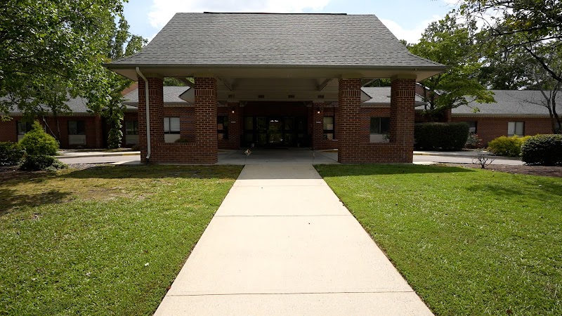 Pinehurst Healthcare & Rehabilitation Center nursing home in Pinehurst, NC - Photo 3 of 5