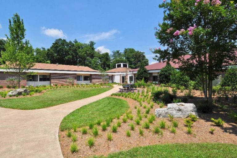 River Bend Health and Rehabilitation nursing home in Asheville, NC - Photo 2 of 5