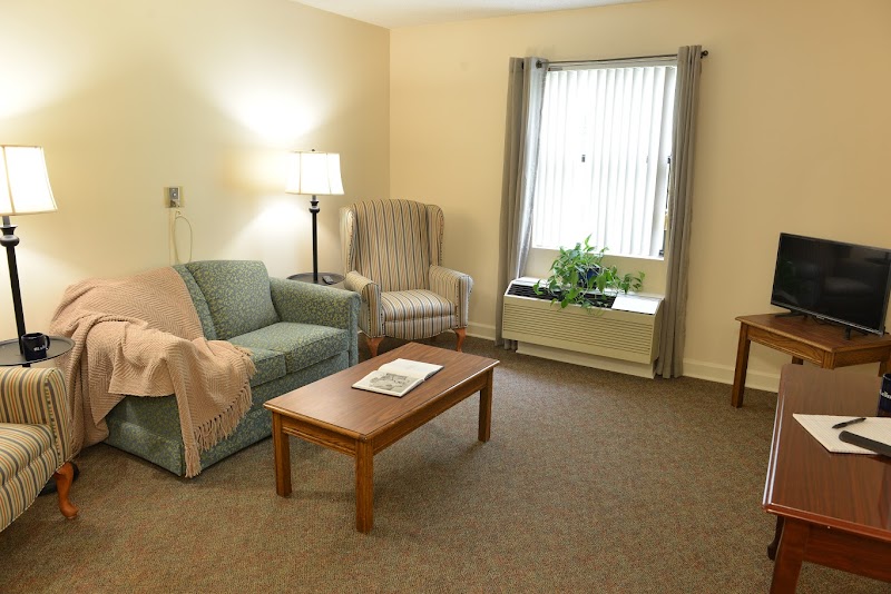 The Laurels of Summit Ridge nursing home in Asheville, NC - Photo 2 of 5