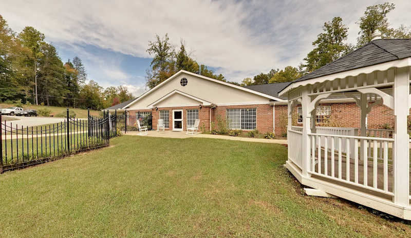 The Oaks-Brevard nursing home in Brevard, NC - Photo 2 of 5