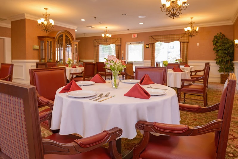 Life Care Center of Hendersonville nursing home in Hendersonville, NC - Photo 4 of 5