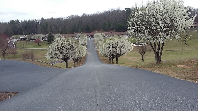 Shaire Nursing Center nursing home in Lenoir, NC - Photo 2 of 3