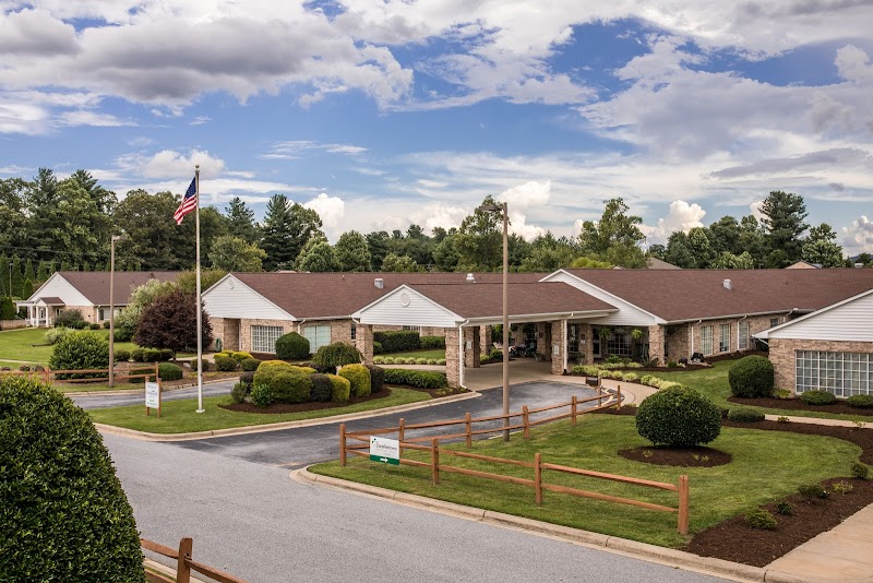 Hendersonville Health and Rehabilitation nursing home in Flat Rock, NC - Photo 2 of 10