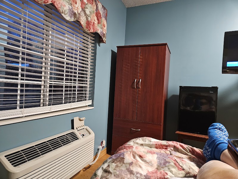 Liberty Commons Nursing & Rehabilitation Center of nursing home in Burlington, NC - Photo 5 of 10