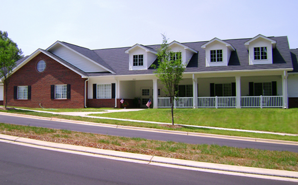 Lakeside Health & Rehab Center nursing home in Huntersville, NC - Photo 3 of 10