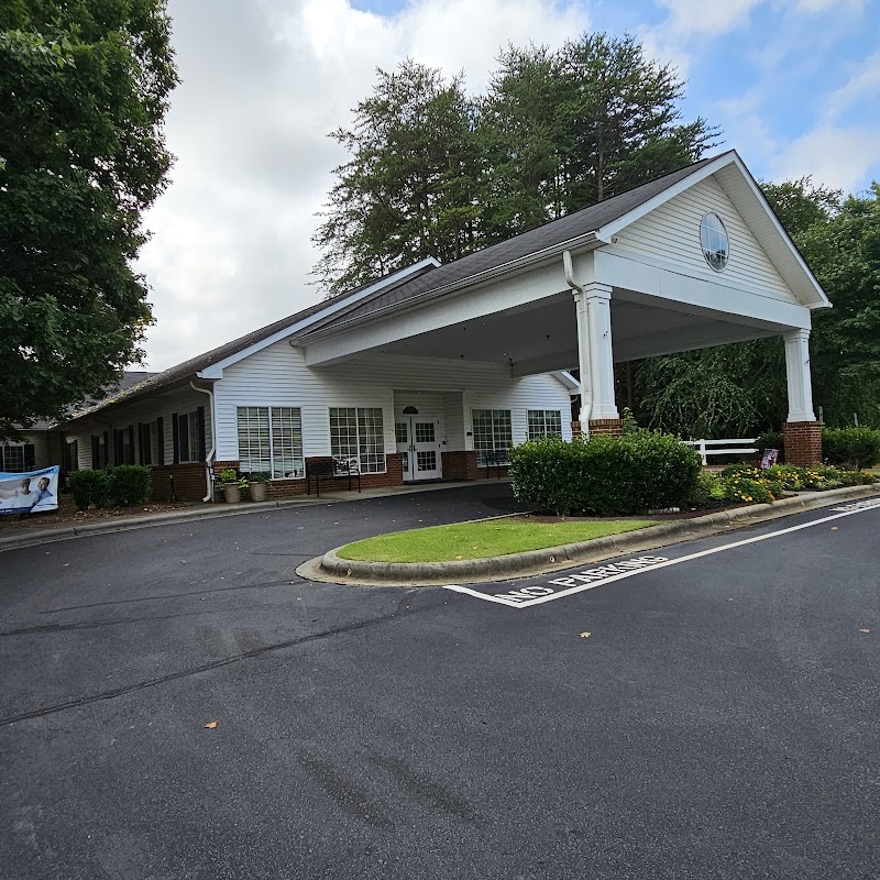 Lakeside Health & Rehab Center nursing home in Huntersville, NC - Photo 4 of 10