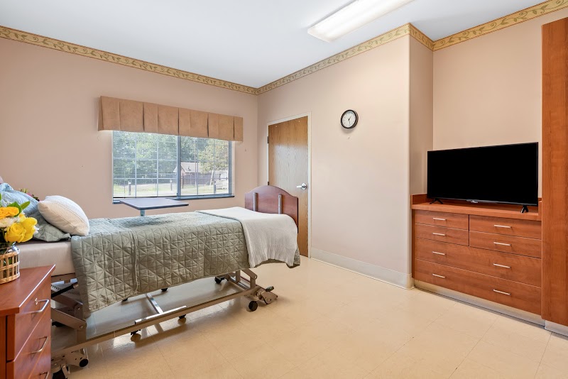 Brunswick Rehabilitation and Healthcare Center nursing home in Bolivia, NC - Photo 3 of 5