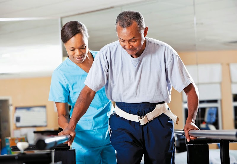 Hillcrest Raleigh at Crabtree Valley nursing home in Raleigh, NC - Photo 2 of 5