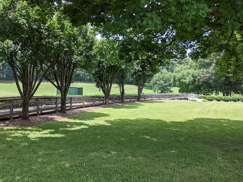 Black Mountain Neuro-Medical Treatment Center nursing home in Black Mountain, NC - Photo 4 of 5