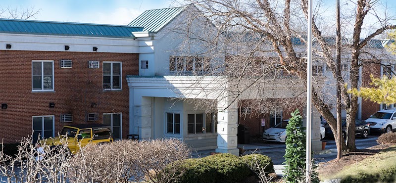 THE CHATEAU AT MOUNTAIN CREST NURSING & REHAB CTR nursing home in CINCINNATI, OH - Photo 2 of 5