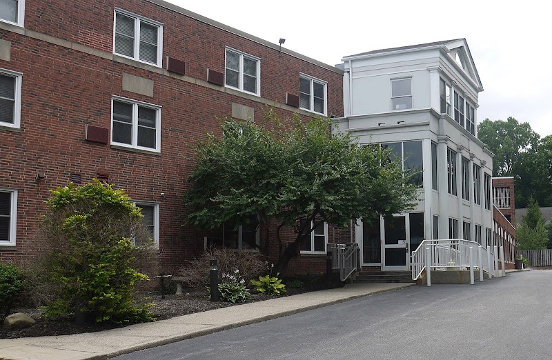 CEDARWOOD PLAZA nursing home in CLEVELAND HEIGHTS, OH - Photo 2 of 5