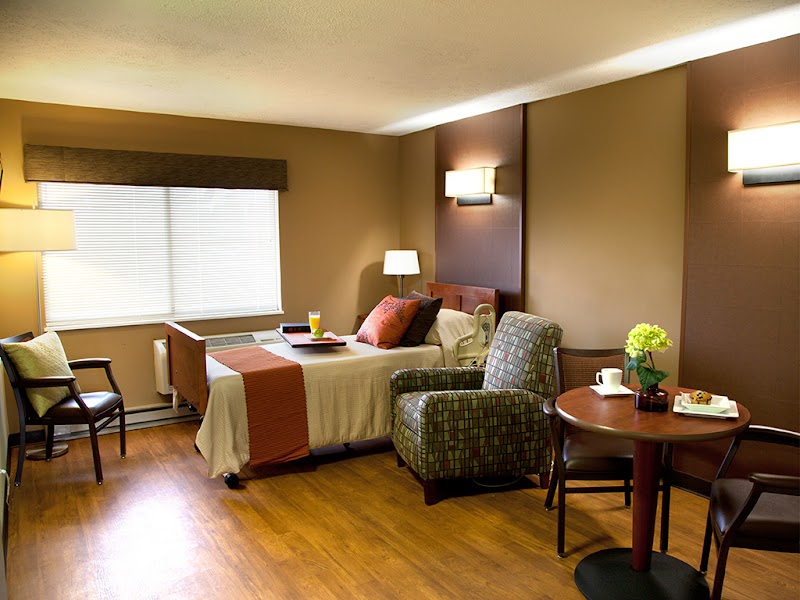 GREENBRIER HEALTH CENTER nursing home in PARMA HEIGHTS, OH - Photo 4 of 5