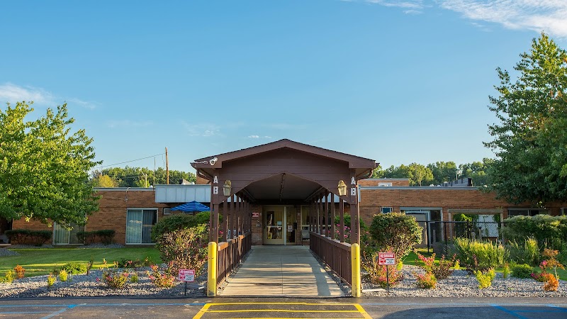 CARINGTON PARK nursing home in ASHTABULA, OH - Photo 4 of 10