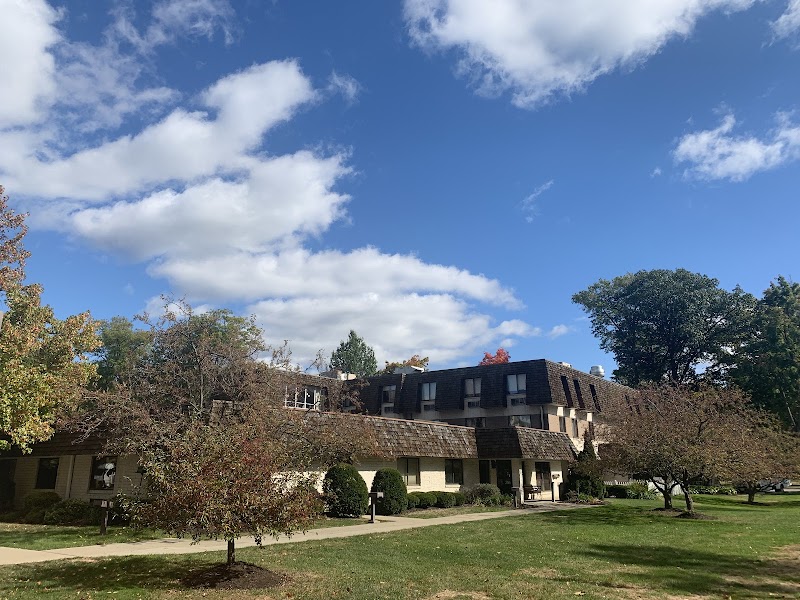 HIGHLAND SQUARE NURSING AND REHABILITATION nursing home in AKRON, OH - Photo 2 of 5