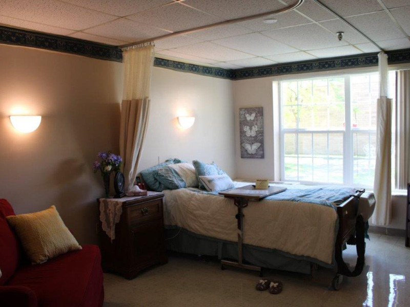 PEARLVIEW REHAB & WELLNESS CTR nursing home in BRUNSWICK, OH - Photo 5 of 10