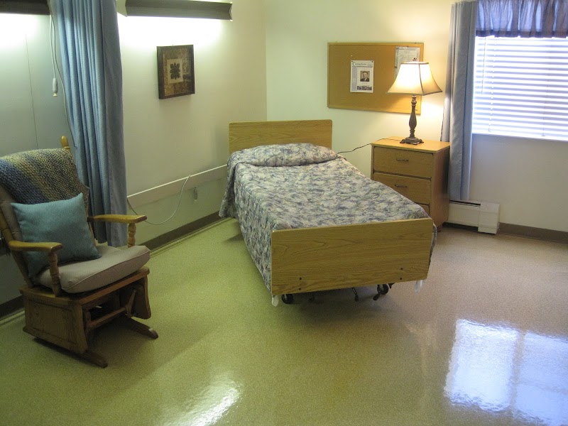 WINDSOR HEALTH CARE CENTER nursing home in YOUNGSTOWN, OH - Photo 5 of 10